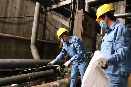 青春在檢修現(xiàn)場(chǎng)閃光 公司機(jī)關(guān)青年突擊隊(duì)助力裝置大修，以擔(dān)當(dāng)詮釋責(zé)任